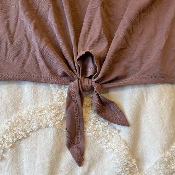 Spring Crop Top - Picture 2 of 4